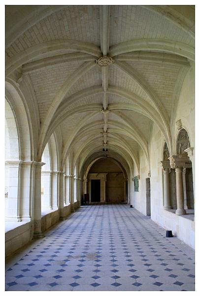 cloitre 2.jpg